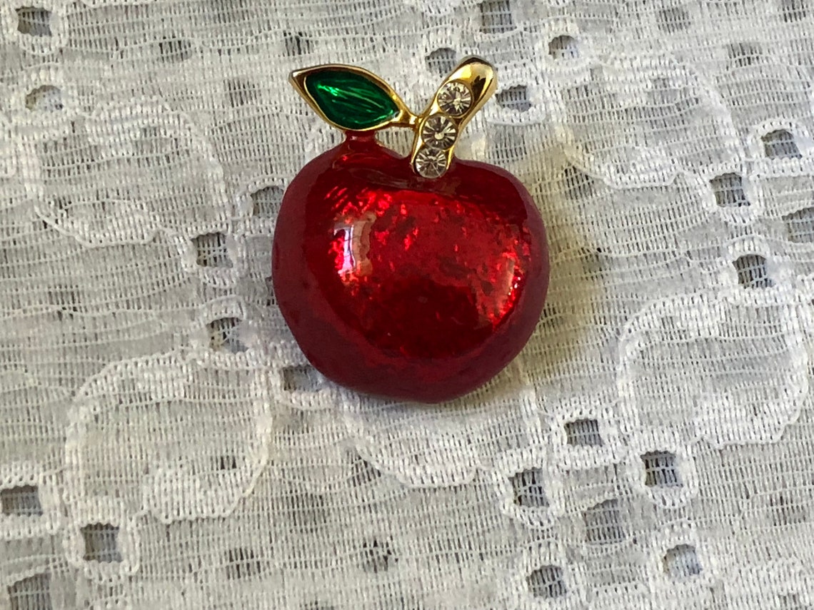 Beautiful Apple Vintage Brooch Pin w Guilloche Enamel & Etsy Italia
