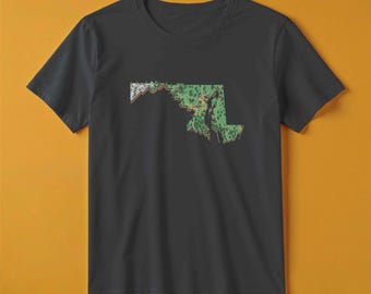 Camiseta con el mapa de Maryland / Estilo de juego de aventuras retro