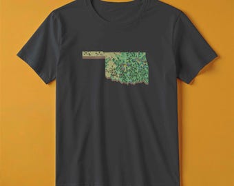 Camiseta con el mapa de Oklahoma / Estilo de juego de aventuras retro