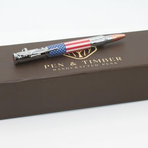 Caneta esferográfica com ação de ferrolho e bandeira americana, calibre 30 - Travada. Carregada. Patriótica. Canetas com estampa de design estilo americano, presentes para homens e mulheres