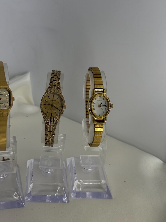 Vintage Gold & Silver Women display picture 1