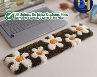 Custom Tufted Keyboard Rug – Fluffy Daisy Moss Pad, 3D Puffy Wrist Rest,  Green Forest Workspace Decor, Gamer Gift, Handmade Desk Accessory