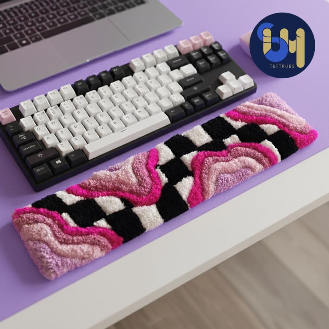 Retro Pink Checkerboard Keyboard Rug – Handmade Wavy Wrist Rest Mat ...