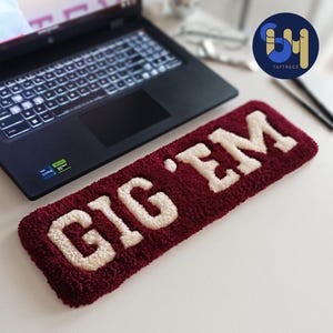 Gig &#39;Em Rug Keyboard Wrist Rest, Handmade Texas University A&M Decor, College Desk Mat, Aggie Fan Gift, Dorm Room Graduation Tufted Rug
