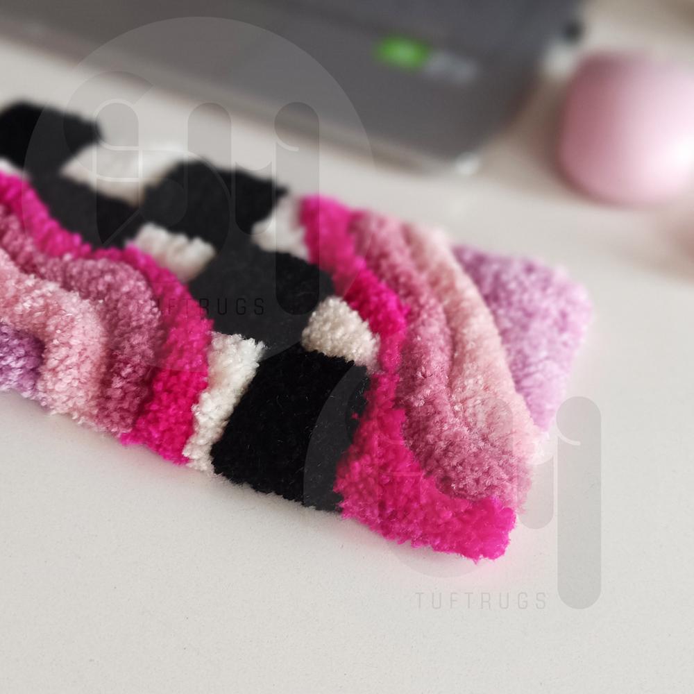Retro Pink Checkerboard Keyboard Rug – Handmade Wavy Wrist Rest Mat ...