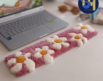 Custom Tufted Keyboard Rug – Fluffy Daisy Moss Pad, Puffy Wrist Rest, Pink 3D Forest Workspace Decor, Gamer Gift, Handmade Desk Accessory