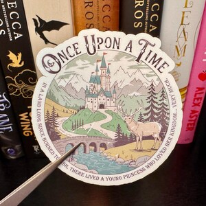 Throne of Glass Sticker- Aelin Bookish Sticker, SJM Romantasy Book Stickers, Cute Bookish Kindle Sticker, ACOTAR Sticker image 4
