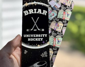 Marcapáginas para fuera del campus - Artículos de hockey para amantes de los libros, Marcapáginas de la Universidad Briar, Regalos para lectores, Regalo romántico de hockey, ¿Por qué elegir este regalo?