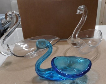 Glass swan figurines, swan candy dish, vintage glass swans, set glass swans, elegant glass swans