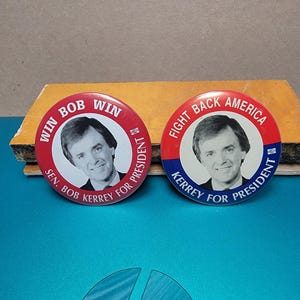 Presidential pin button lot, presidential campaign,  Kerry pinbacks, presidential lot,  political pinback  free shipping