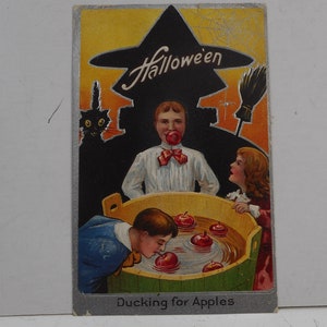 Halloween vintage postcards, witch cat and applies, old halloween postcards, vintage halloween postcards, Halloween kids, halloween