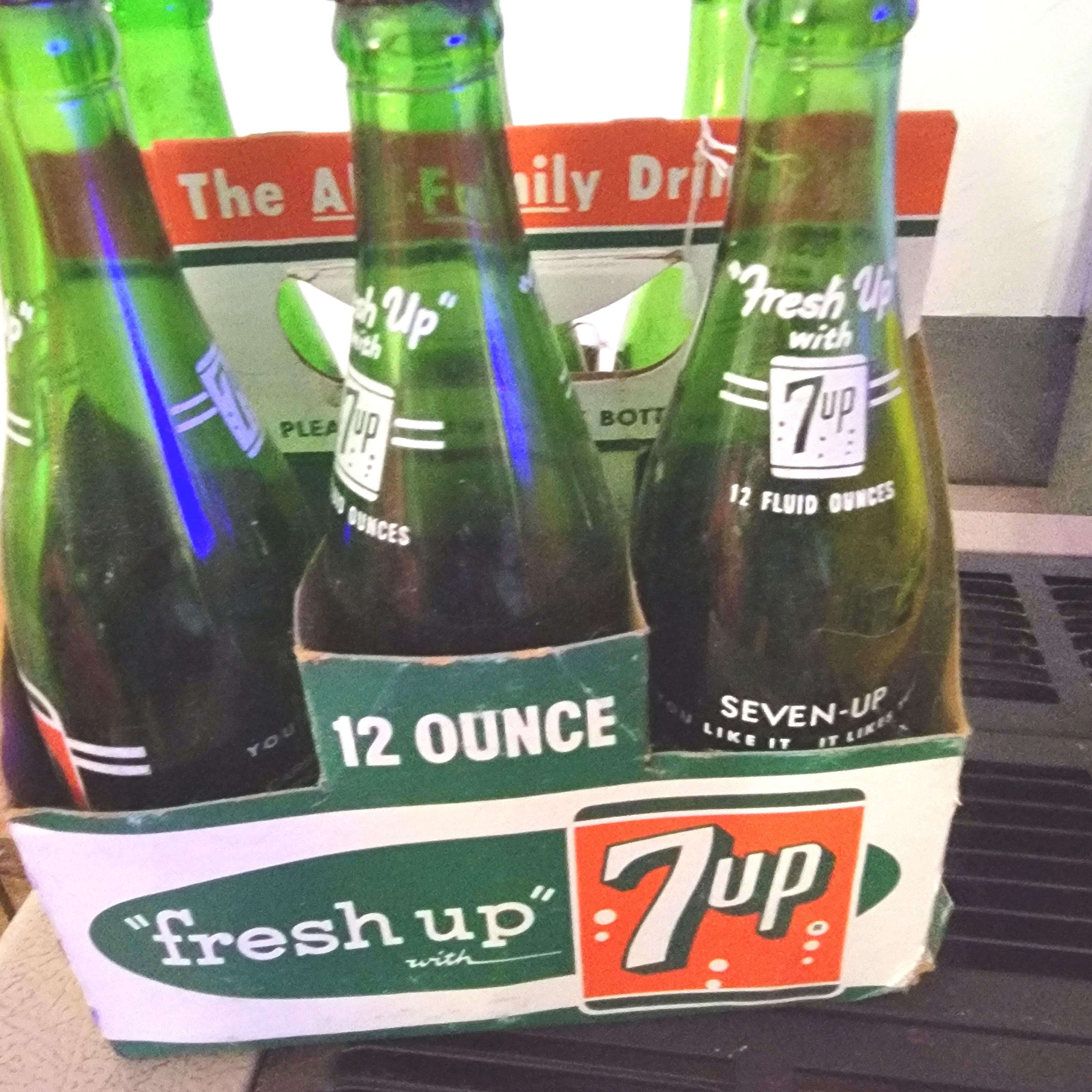 Vintage 7up Pop Bottle Crate, Old Seven up Pop Carrier With