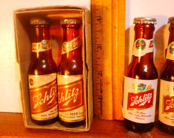 Breweriana, schlitz shakers, beer shakers, beer salt shaker, beer pepper shaker, advertising shakers