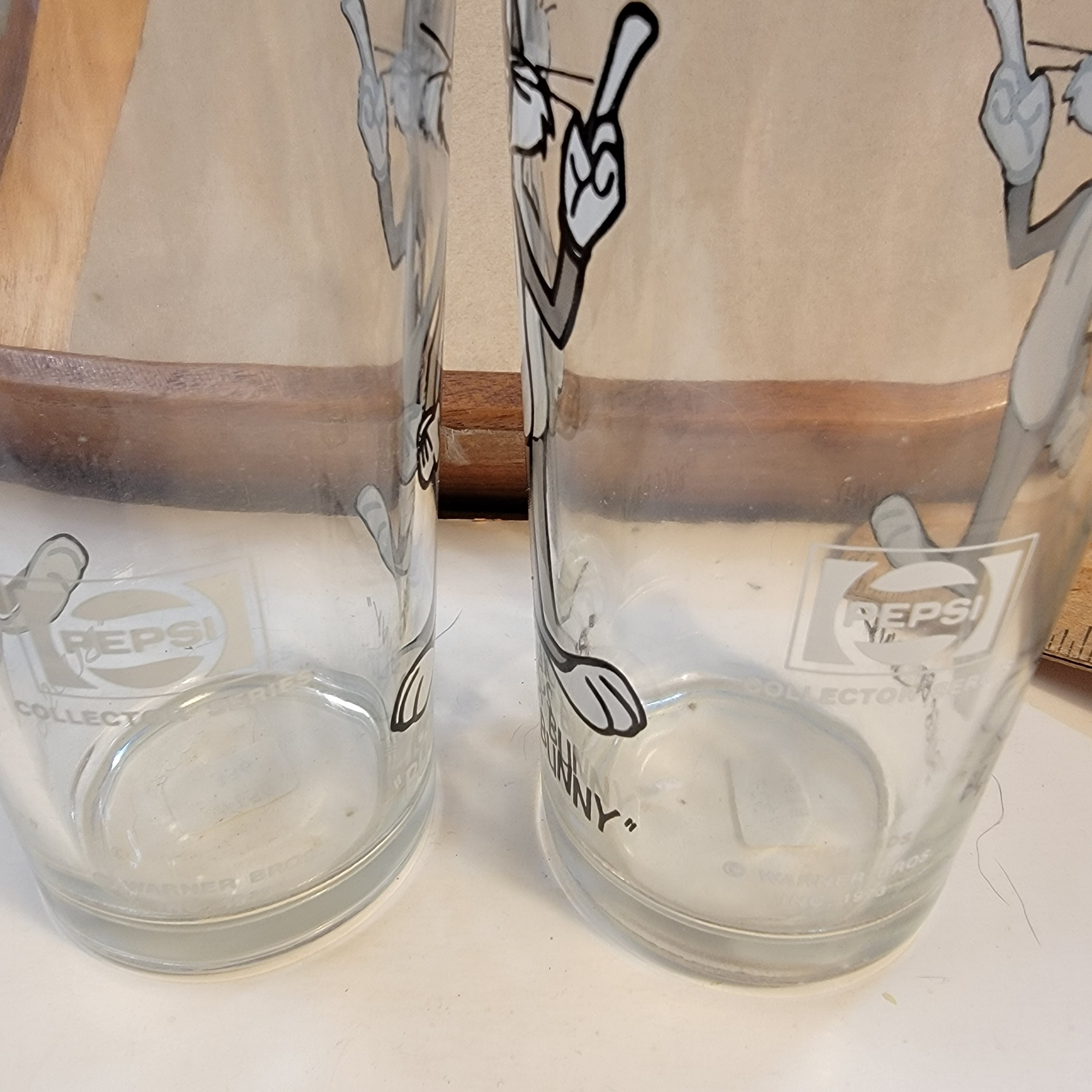 Pepsi Looney Tunes Collector Glasses, Bugs Bunny Glass Set