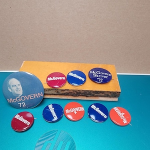 McGovern  button set, presidential campaign, politics,political button, political pinback. George McGovern pinbacks,  Free Shipping