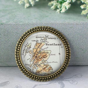 Scotland map necklace, key chain or brooch, Scotland pendant map jewelry travel gift globetrotter gift Scottish heritage gift key ring fob