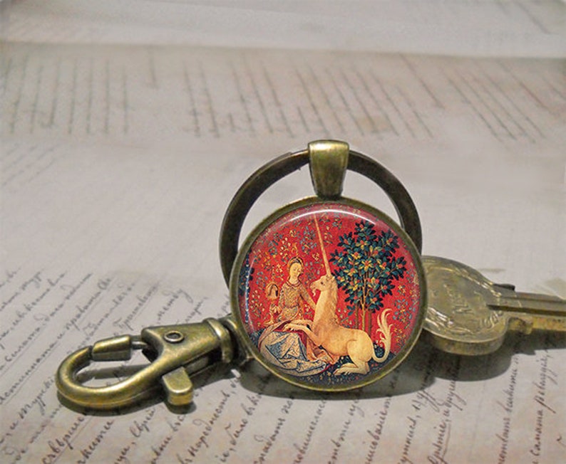 Lady and the Unicorn pendant, unicorn tapestry pendant, unicorn necklace Renaissance jewelry Renaissance Faire key chain key ring key fob Bild 4