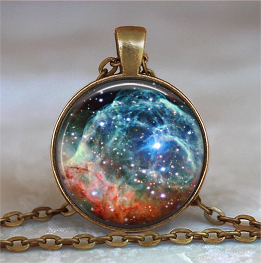 Collier nebuleuse casque de Thor porte cles ou epingle bijoux celestes nebuleuse etoile bijoux astronomie cadeau celeste cadeau porte cles fob Etsy France