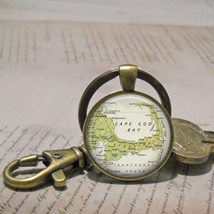 Collar con mapa de Cape Cod, llavero o broche, regalo de viaje, regalo de vacaciones de verano, llavero con mapa de la costa este imagen 4