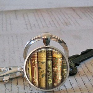 Antique Books necklace, key chain or brooch pin, book shelf book jewelry librarian gift reader teacher gift book club gift key ring key fob afbeelding 4