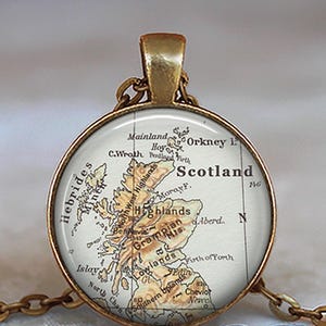 Scotland map necklace, key chain or brooch, Scotland pendant map jewelry travel gift globetrotter gift Scottish heritage gift key ring fob