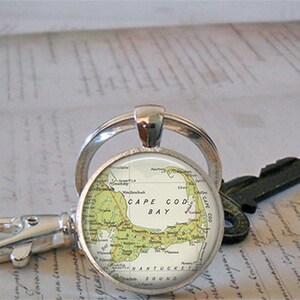Collar con mapa de Cape Cod, llavero o broche, regalo de viaje, regalo de vacaciones de verano, llavero con mapa de la costa este imagen 3