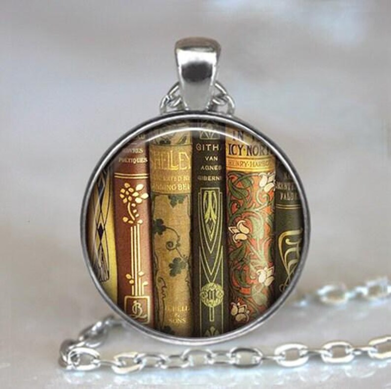 Antique Books necklace, key chain or brooch pin, book shelf book jewelry librarian gift reader teacher gift book club gift key ring key fob afbeelding 2