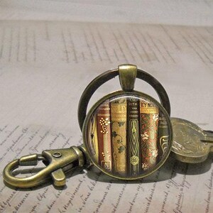 Antique Books necklace, key chain or brooch pin, book shelf book jewelry librarian gift reader teacher gift book club gift key ring key fob afbeelding 3