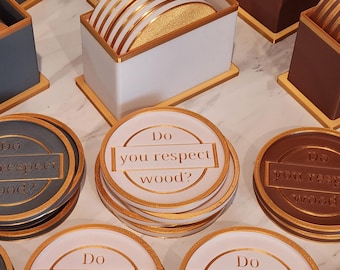 Rispetto il legno? Larry David Curb Your Enthusiasm - Confezione da 6 sottobicchieri con supporto! Ottimi come bomboniere per le feste o come portabicchieri sostitutivi!