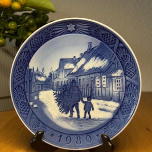 Decorative porcelain wall plate Royal Copenhagen, Christmas plate 1979, 1980, 1981, 1982, 1983
