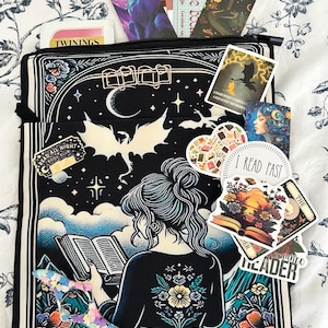 Set de regalo de accesorios de lectura: funda para libro, broche, marcapáginas, marcapáginas, diseño de fantasía, bolsa con cremallera. Regalo de cumpleaños.