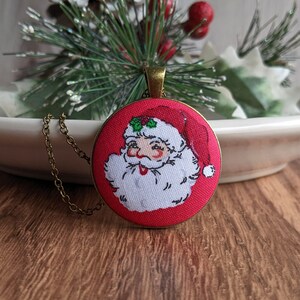 Christmas Necklace, Retro Santa Necklace, Kitschy Christmas Jewelry, Classic Vintage Style Red Santa Claus Pendant, Unique Gift