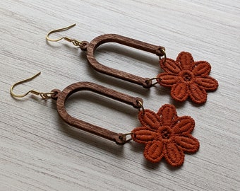 Flower Power Earrings, Burnt Orange Painted Vintage Lace Earrings, 1970s Boho Funky Jewelry, Retro Flower Earrings, Lightweight Wood Arches