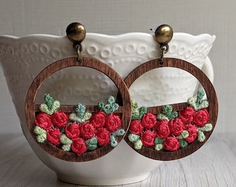 1970s Vintage Fabric Red Flower Earrings, Nature Floral Jewelry Gift For Her, Green Leaves, Red Rose Cottagecore Earrings, Cute Wood Hoops