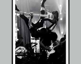 Póster de rock and roll en blanco y negro, banda enérgica, decoración de pared para sala de música moderna, póster de música punk rock, regalo para bajista.