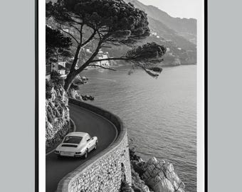Stampa di auto d'epoca della Costiera Amalfitana, estetica del denaro antico, poster dell'Italia in bianco e nero, arte murale di viaggio di lusso, download digitale