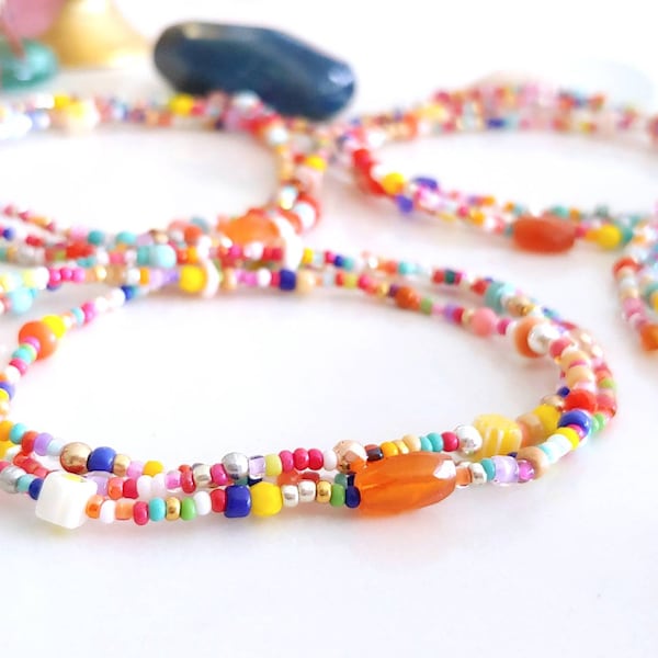 Pulsera de tres vueltas o collar individual de cuentas de cornalina Calypso en cordón elástico