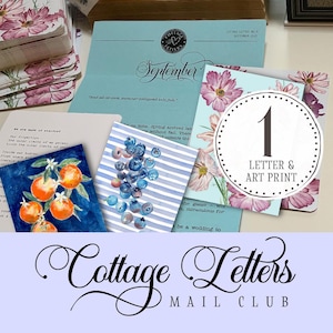 Puede incluir: Una colección de papelería Cottage Letters Mail Club. La imagen presenta varias impresiones artísticas y cartas con ilustraciones florales y de frutas. La palabra "September" es visible en una carta azul claro, junto con el texto "1 Letter & Art Print."