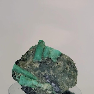 XXL Collectible Rough Emerald - 1072g Natural Green Mineral Specimen from Brazil - Genuine Uncut Emerald Berilo -