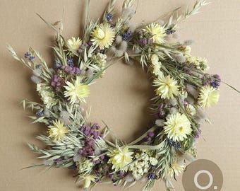ミディアムサイズのドライフラワーリース - 手作りプリザーブドフラワーの壁飾り - 24 CM