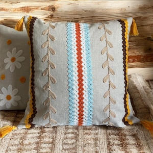 デイジー刺繍リネン枕カバー2枚セット – 43 x 43 cm、パンチニードル、送料無料