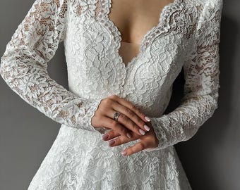 Modisch, Brautkleid aus Spitze mit langen Ärmeln, A-Linie Brautkleid mit Schleppe, Brautkleid nach Maß, elegantes Brautkleid