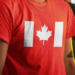 Maple Leaf Love: Klassisches, rotes T-Shirt mit der berühmten Kanada-Flagge