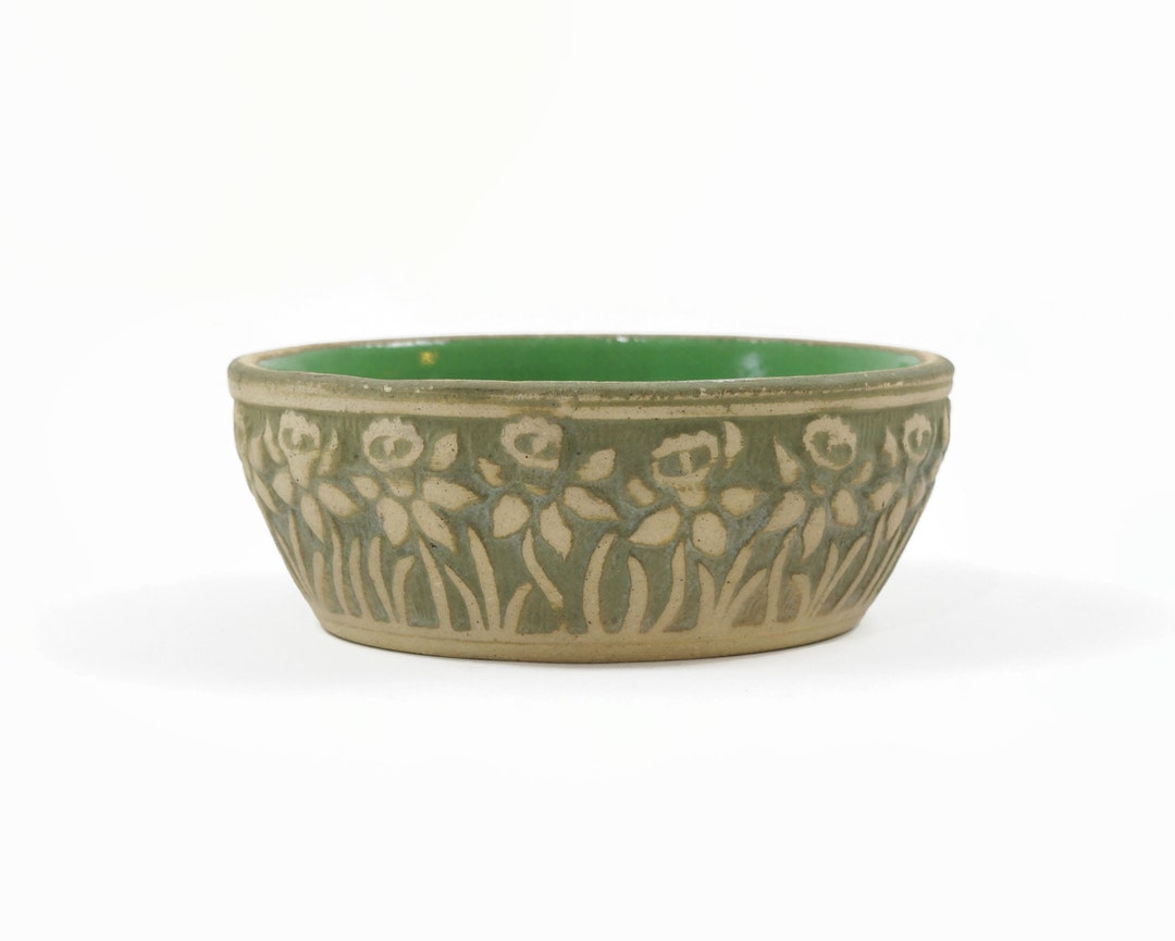 Vintage Brushware Pottery Bowl With Daffodils Etsy