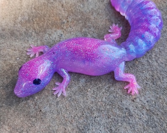 Leopard Gecko Lizard Figurine Paperweight or Table Decor Blacklight Reactive purple and pink