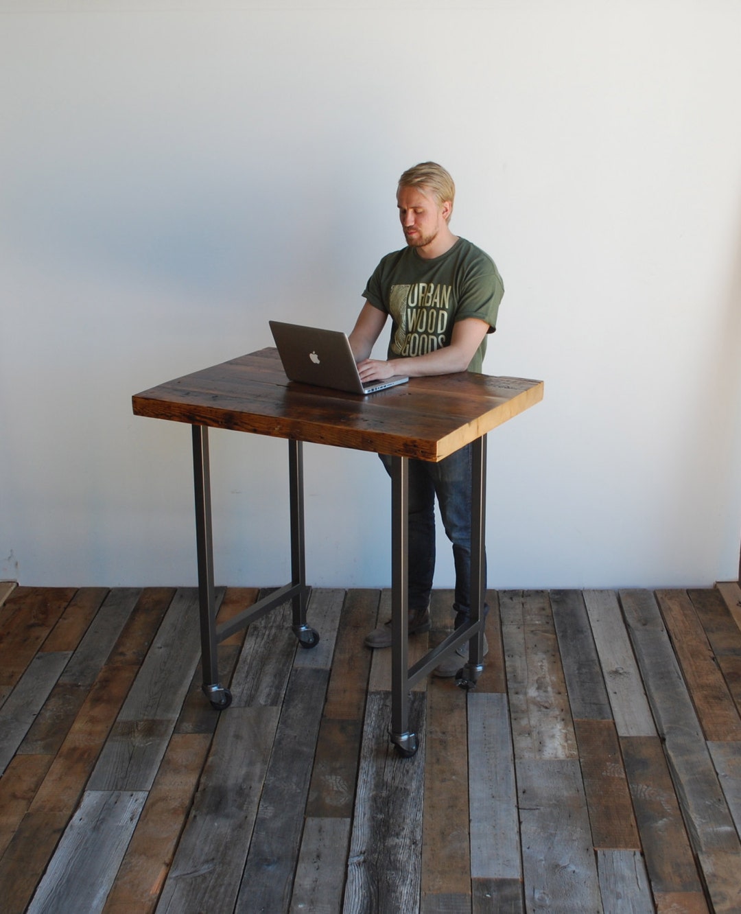 Computer desk on castors outlet