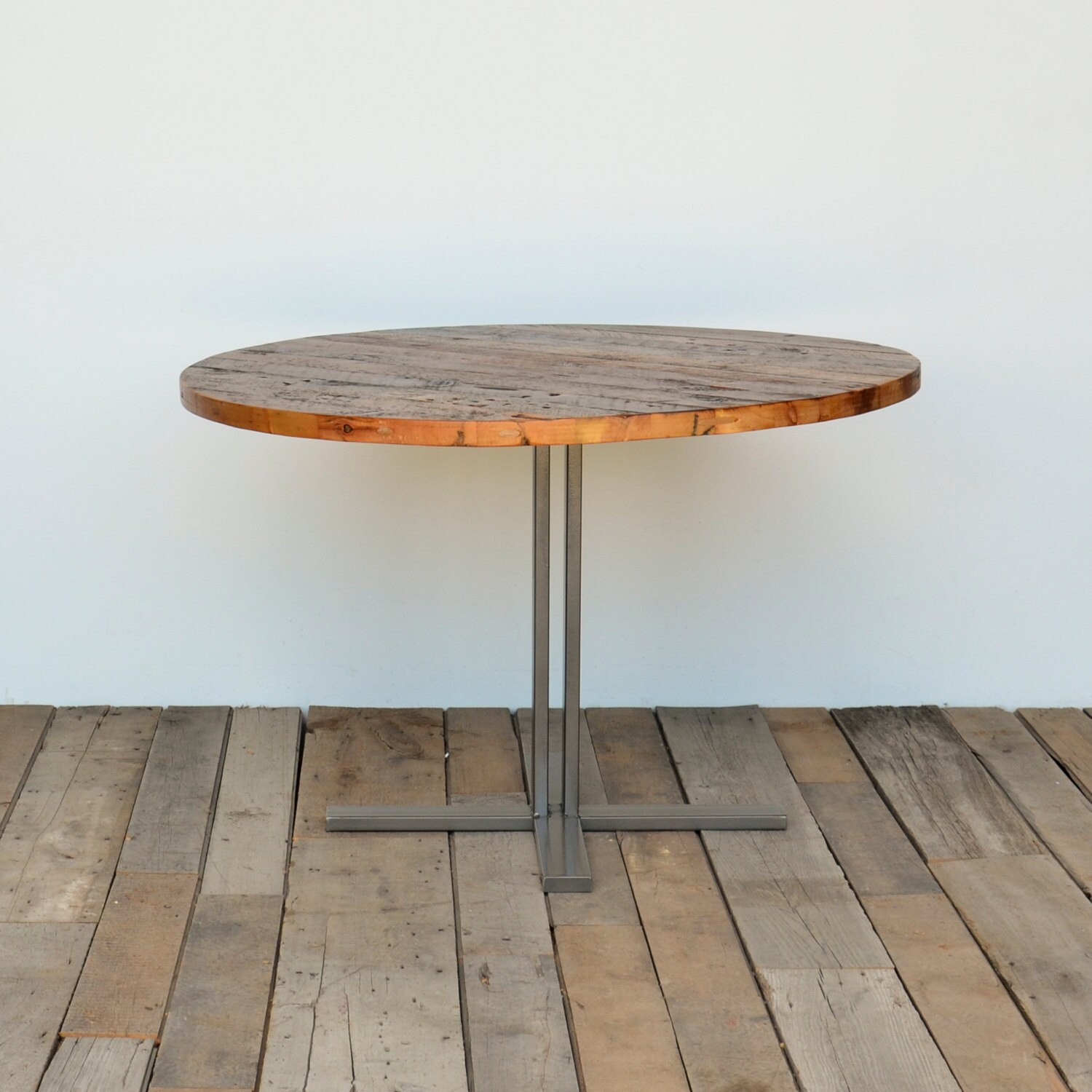 Round pedestal dining table in reclaimed wood and steel ...