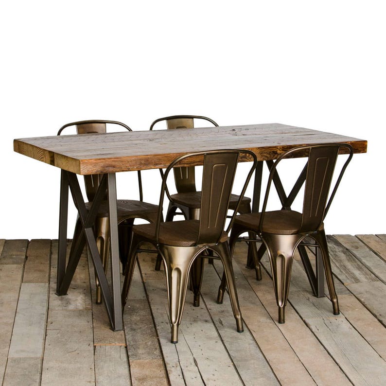 Reclaimed Wood Dining Table with 1.5 reclaimed wood top and our modern monarch style steel legs. Choose size and finish. afbeelding 4