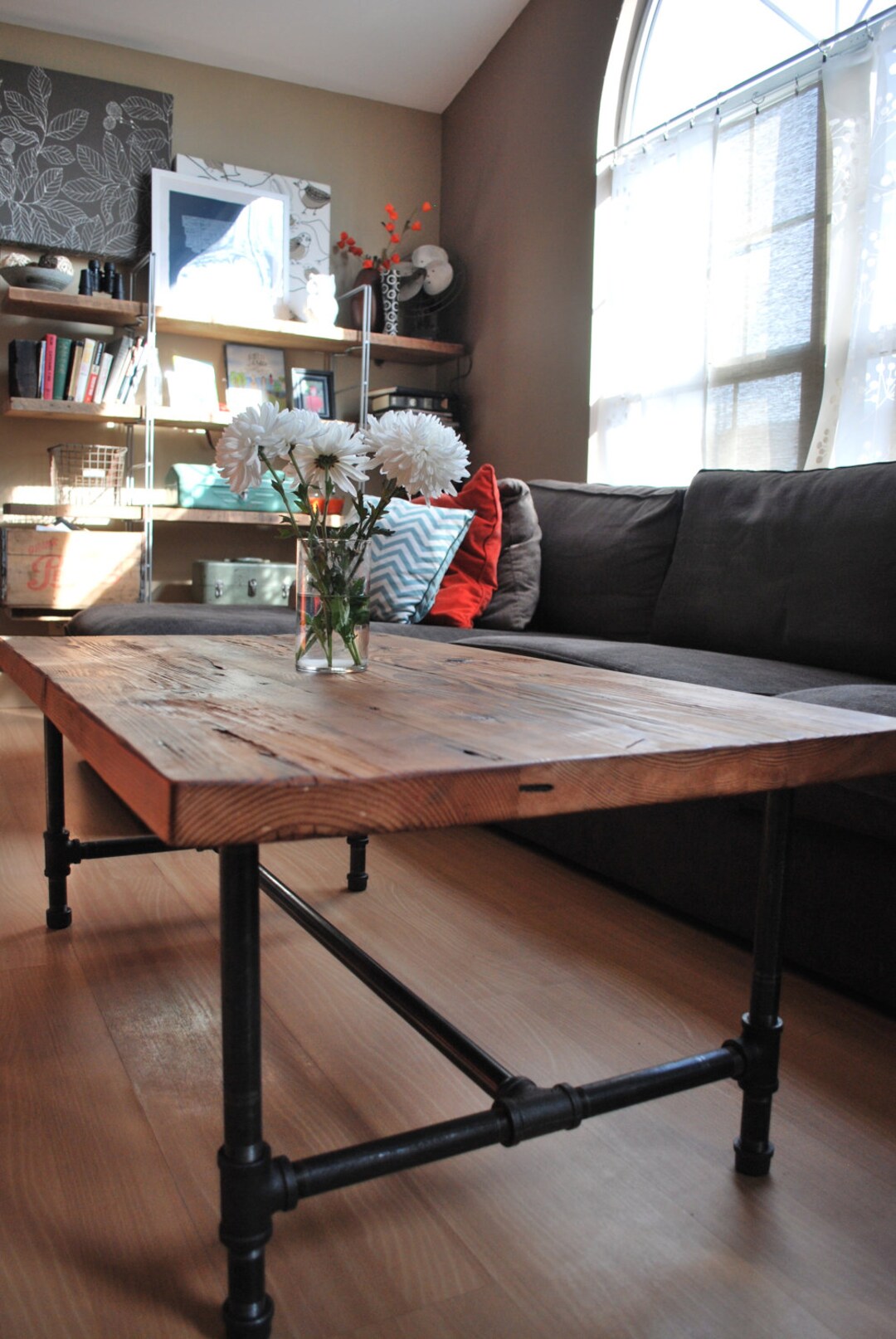 Iron pipe coffee table deals