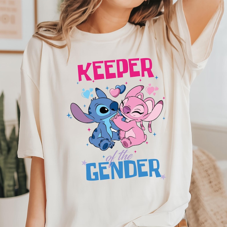 Maglietta per la festa di rivelazione del sesso del bambino Disney, maglietta rosa o blu, felpa con cappuccio Team Stitch e Team Angel, felpa coordinata per baby shower Disneyland immagine 2